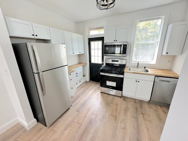 Baltimore Townhome: 605 Harding Place