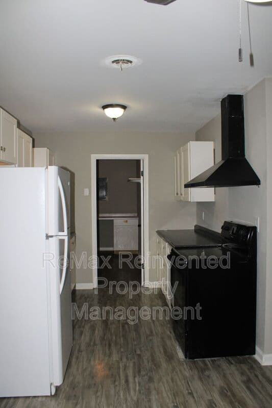 Augusta House: 3419 Lucie St