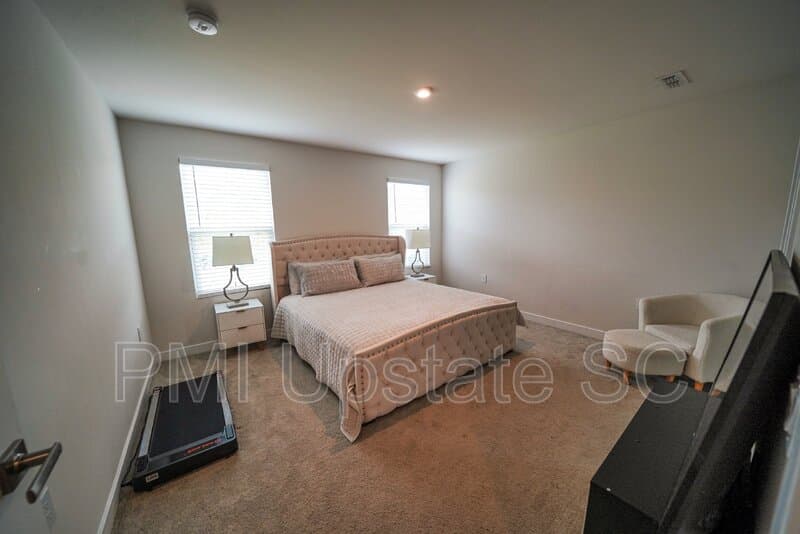 Greenville House: 215 Bending Branch Rd