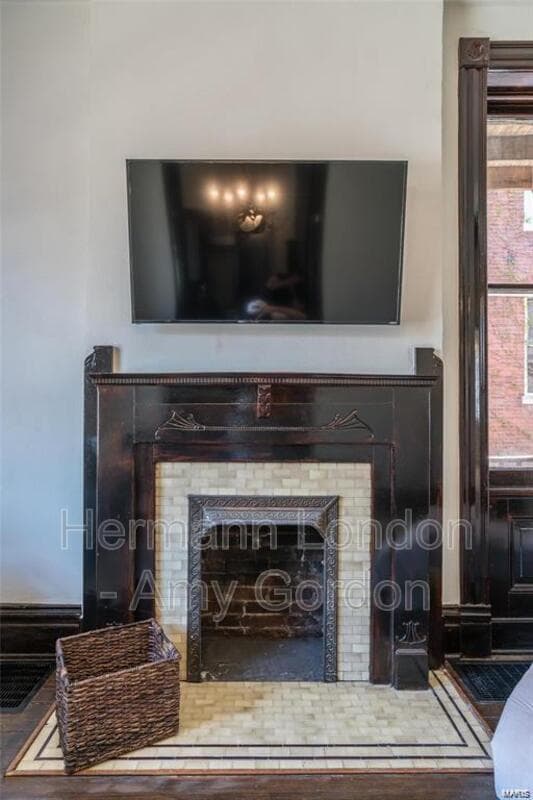Saint Louis House: 3922 Castleman Avenue,