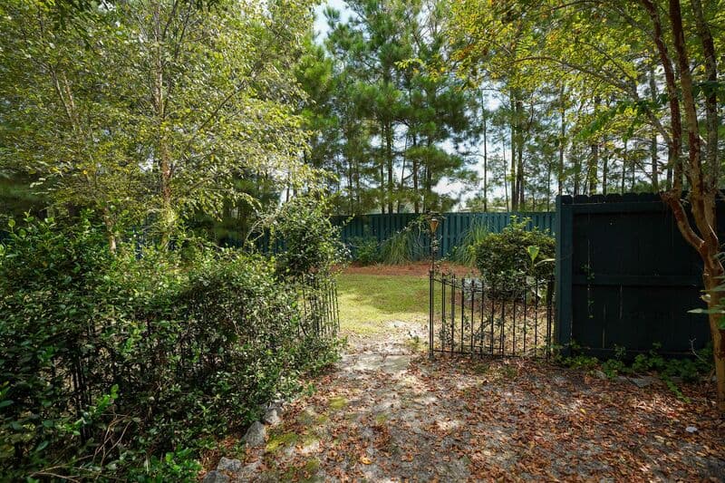 Richmond Hill House: 10 Kepler Loop