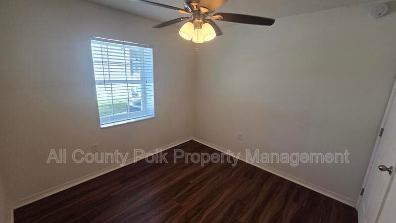 Lakeland Apartment: 915 Ariana St