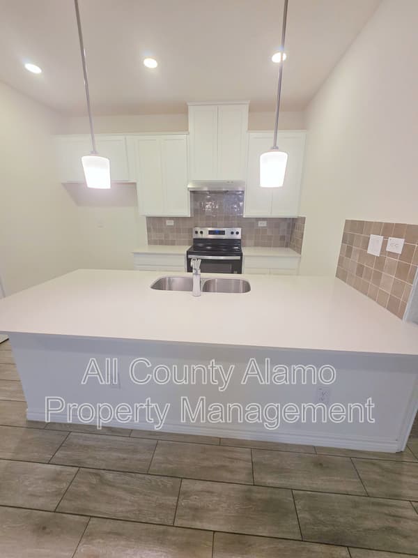 San Antonio House: 4823 Pico Pico St.