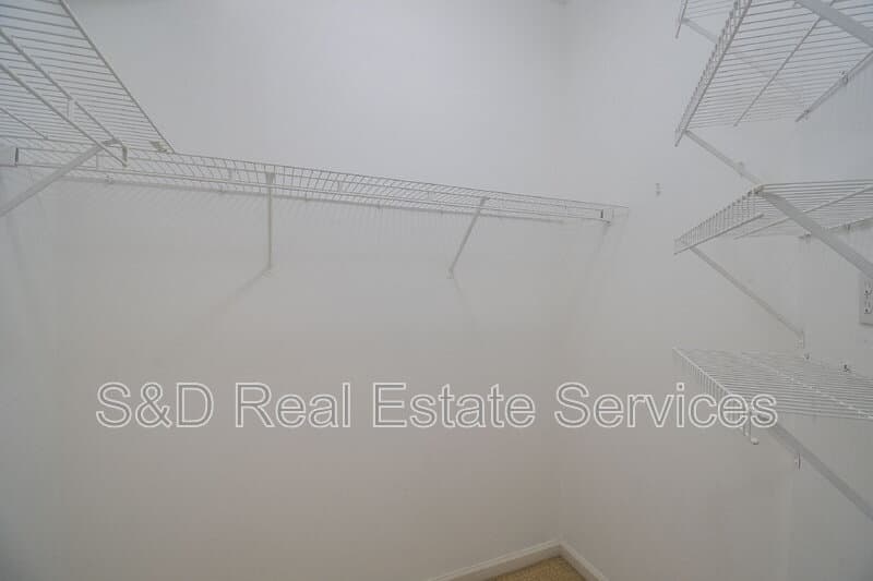 Lakeland Condo: 447 Enclave Place
