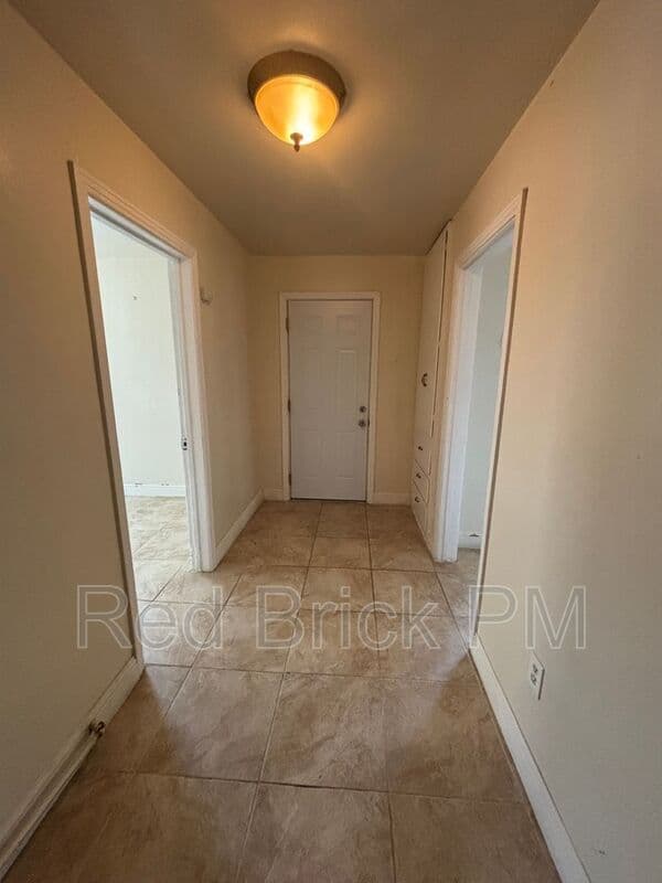 Merced House: 2240 Glen Ave.
