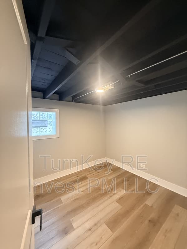 Oak Lawn House: 4328 West 109th Street