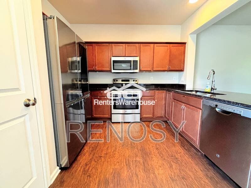 Waukee Townhome: 52 SE Booth