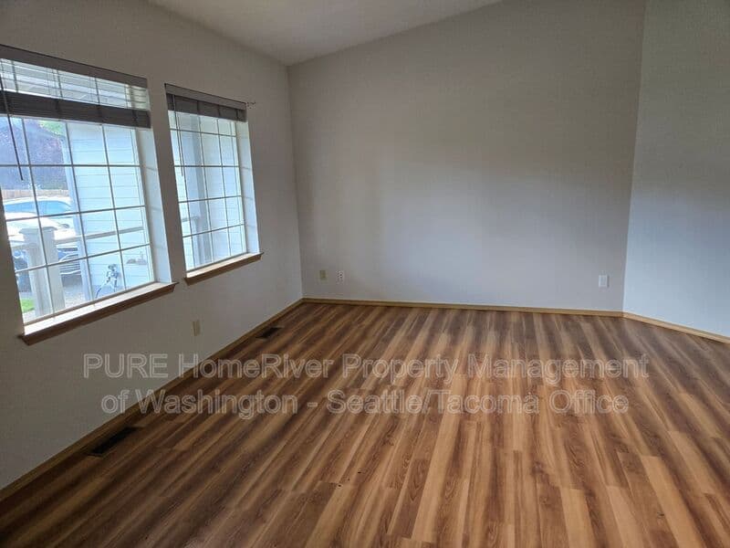 Buckley House: 11004 222nd Avenue Ct E