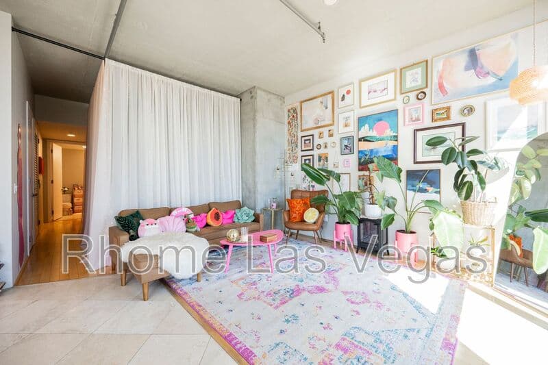 Las Vegas Condo: 353 E Bonneville Ave