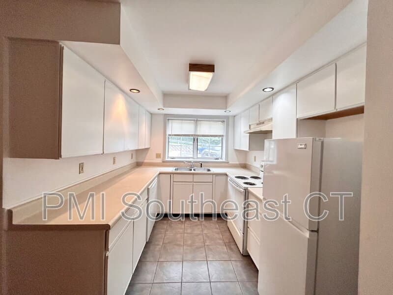 Jewett City Condo: 15 George St