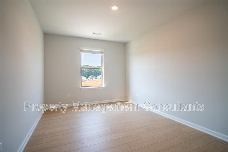 Athens House: 22857 Dashwood Ln