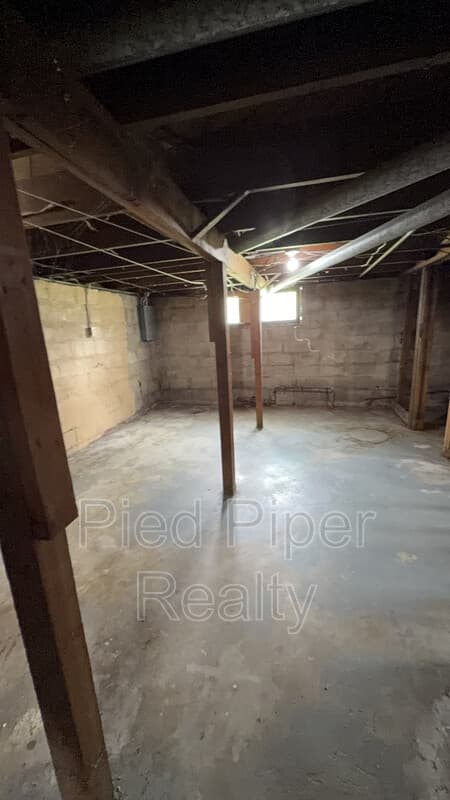 Freeport House: 1265 South Galena Avenue