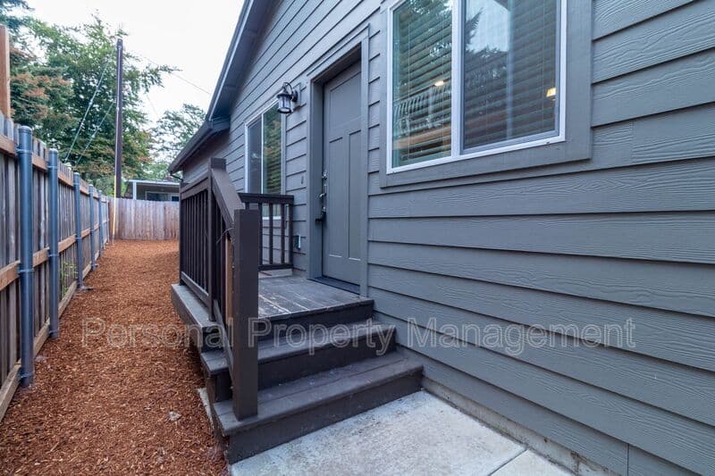 Vancouver Townhome: 3507 Y St