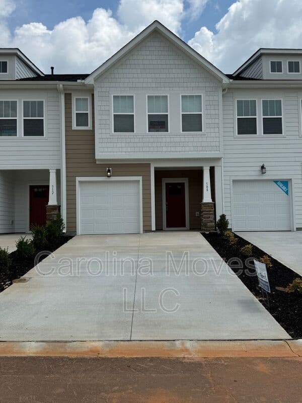 Fountain Inn Townhome: 508 Round Rock Way