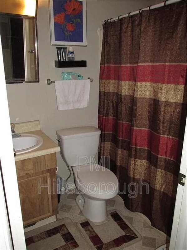Brandon House: 914 Burlwood Street