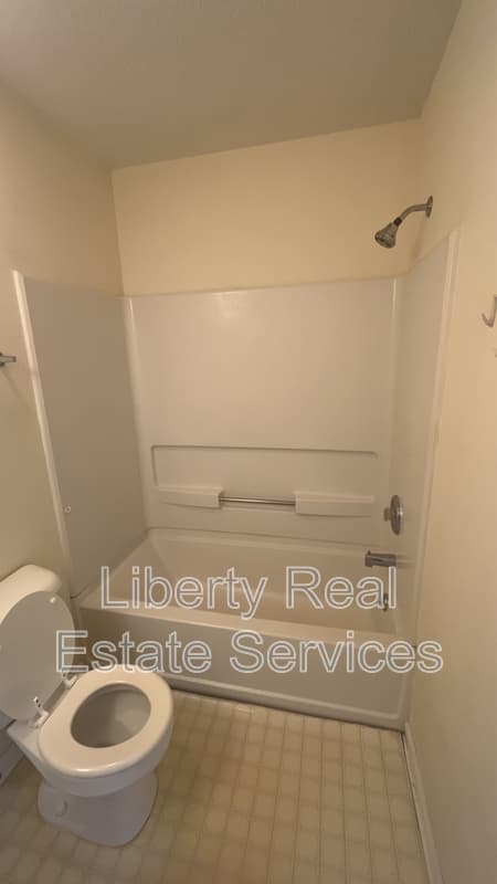 Hinesville Condo: 1100 Pineland Ave