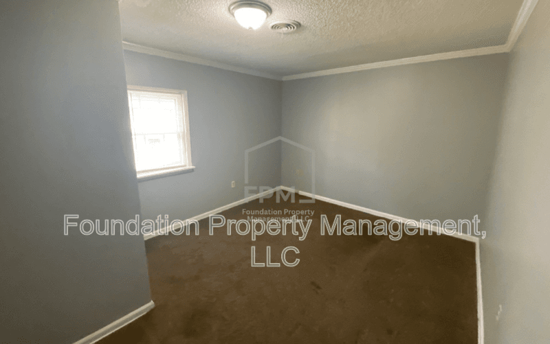 Memphis House: 3083 Dothan Street
