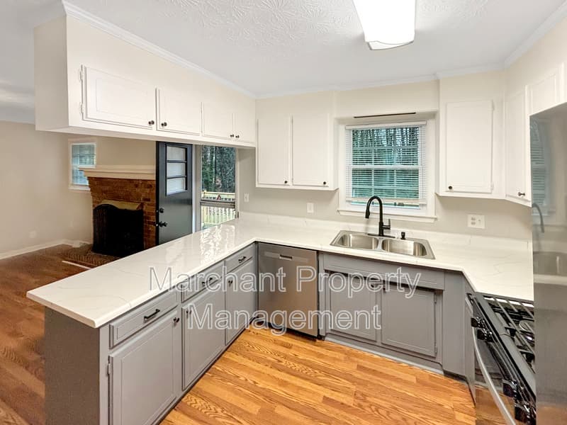 Taylors House: 15 Wood Circle