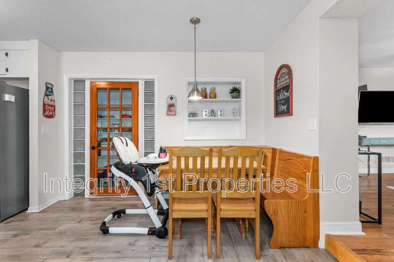 Shawnee House: 11221 West 59th Terrace