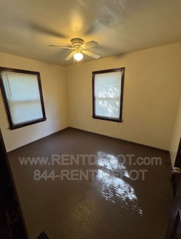 Evansville, House: 1133 Bayard Park Dr