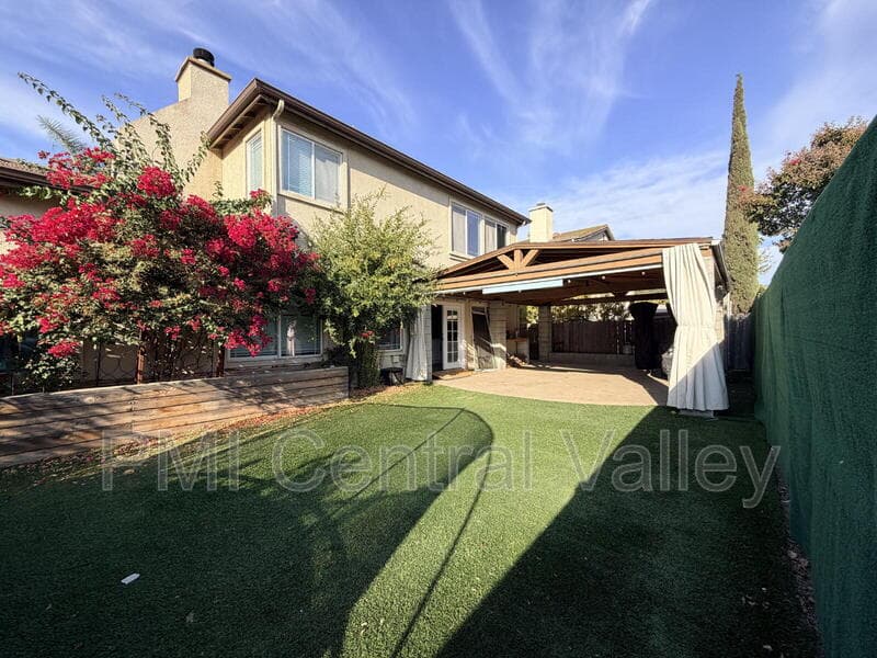 Lathrop House: 108 Hornfels Ave
