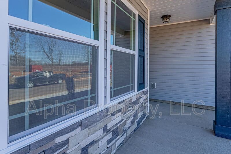 Moore House: 2204 Davenport Ct