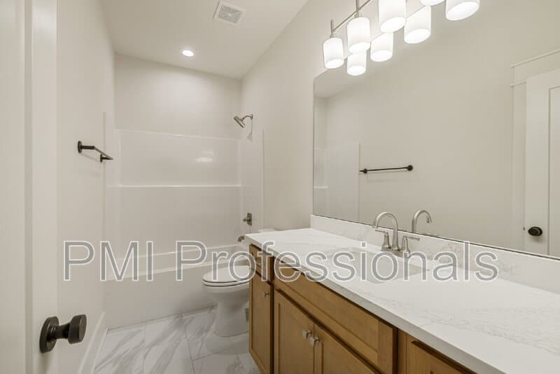 Murfreesboro Townhome: 2035 Grace Johns Circle