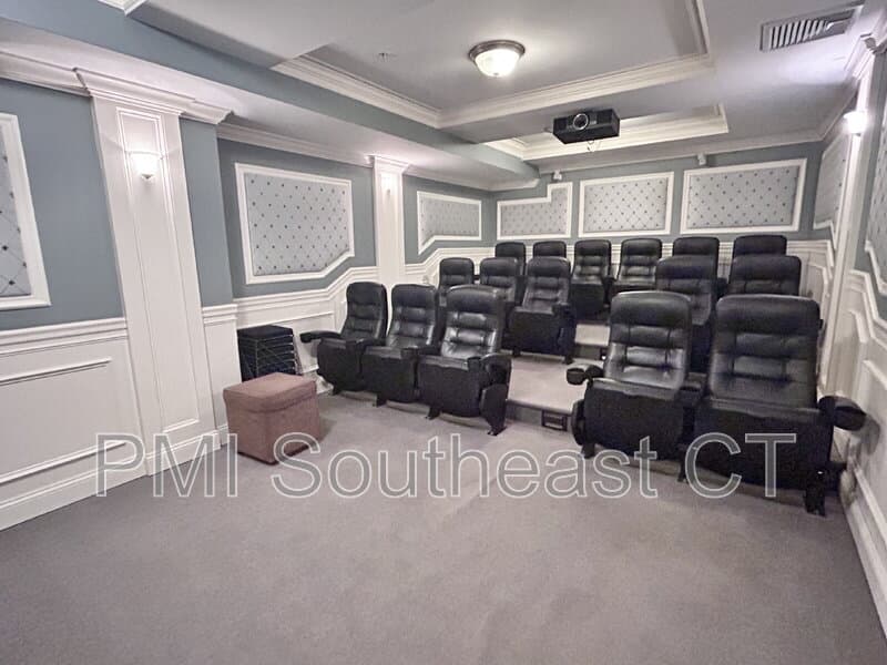 New London Condo: 461 Bank Street
