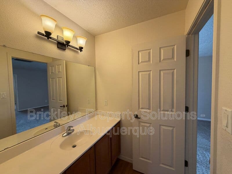 Albuquerque House: 1904 Busher St. SE