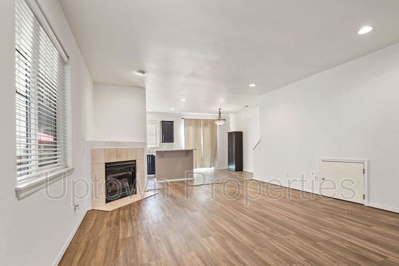 Tualatin House: 9284 SW Sweek Dr