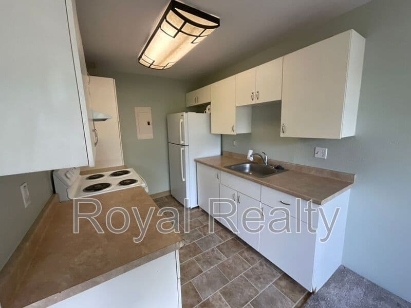 Honolulu Condo: 625 Mananai Place