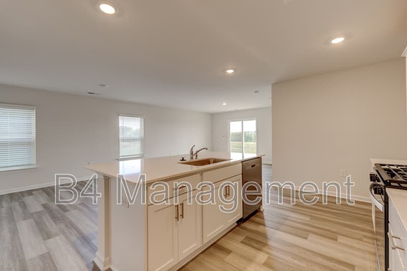 Boiling Springs House: 4134 Springshire Ln