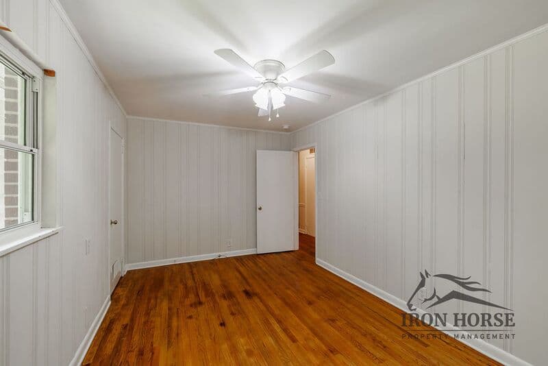 Athens House: 160 Harold Drive