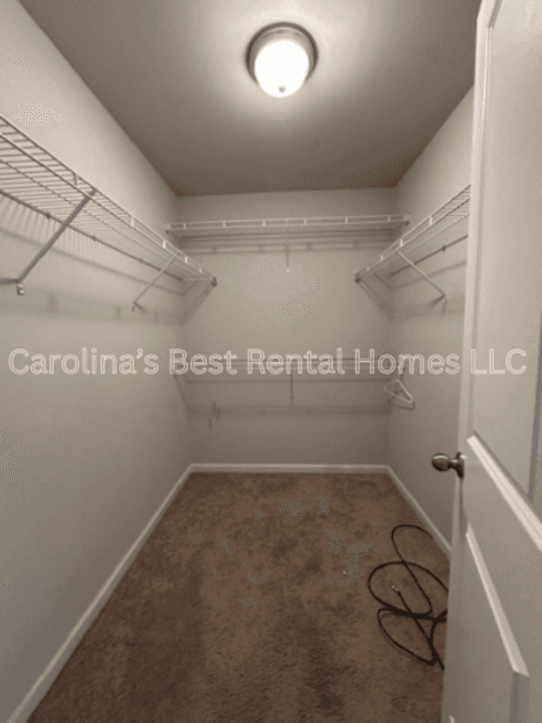 Columbia House: 257 Allans Mill Drive