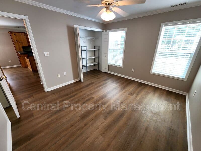 Moore House: 303 Rexford Drive