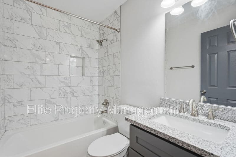 Decatur House: 1395 Dennis Drive