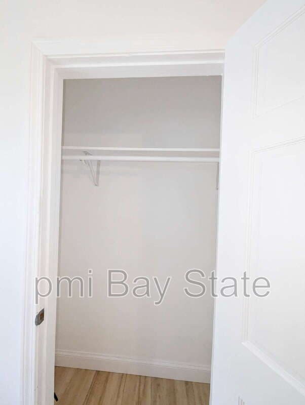 Hyde Park Condo: 3 Weston St