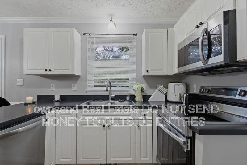 Fayetteville House: 2130 Hull Rd.