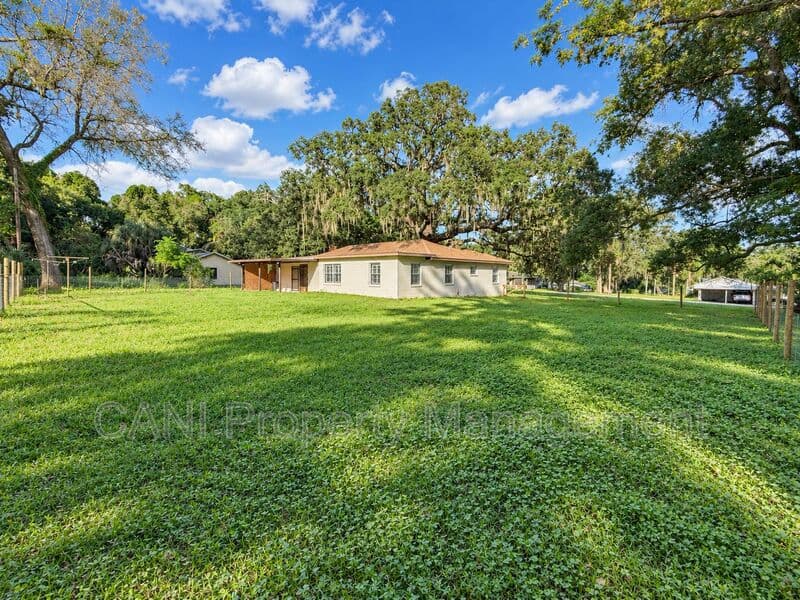 Altamonte Springs House: 450 Forest Lake Drive