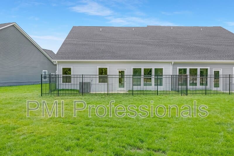 Murfreesboro Townhome: 2035 Grace Johns Circle