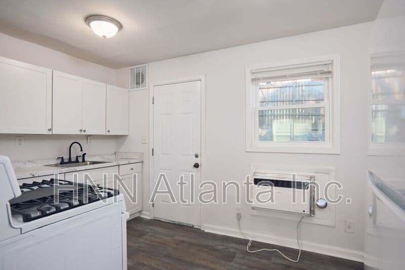 Atlanta Condo: 2157 Lenox Rd, NE