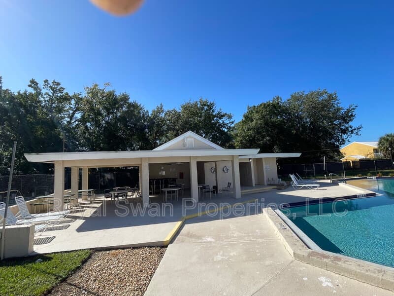 Lakeland Condo: 2025 Sylvester Road