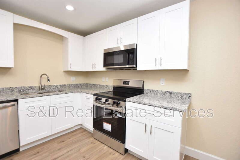 Lakeland Condo: 1111 Mercury Dr E