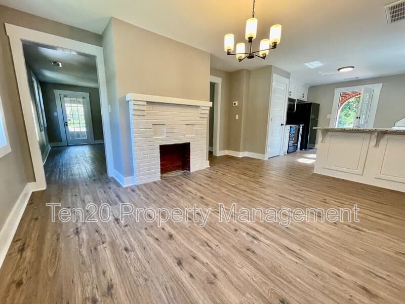 Phenix City House: 1720 19th Avenue