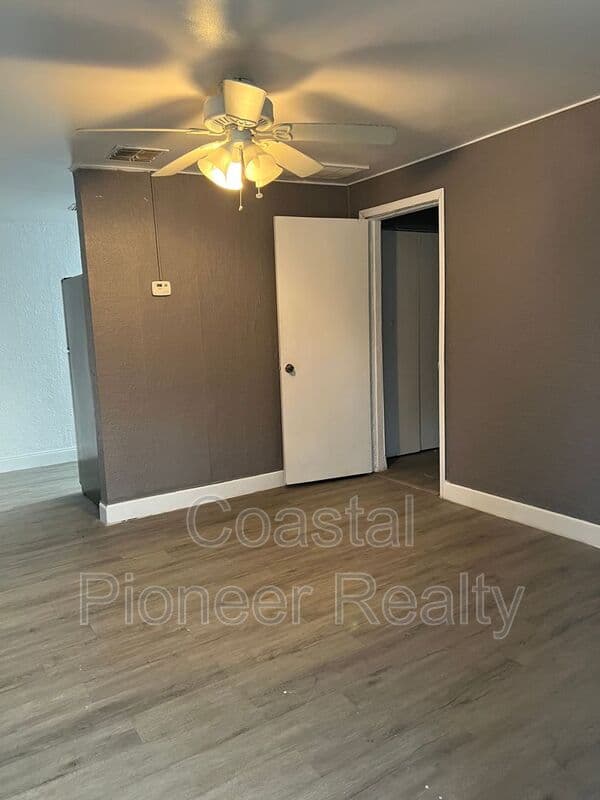 New Port Richey House: 7026 Washington Street