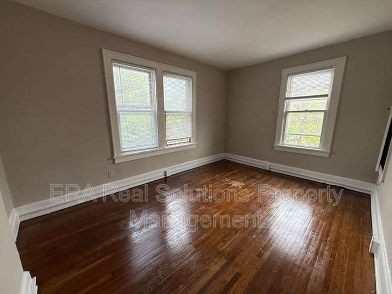 Columbus Condo: 121 North Oakley Ave.