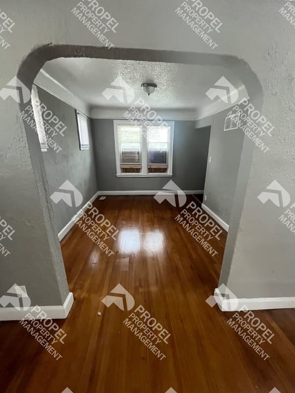 Detroit House: 19269 Hawthorne St.