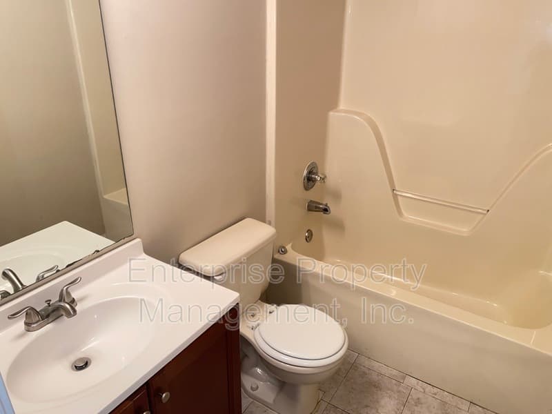 Memphis House: 3794 Walden Meadow Drive