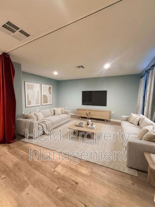 Santa Ana House: 120 S Pacific Ave