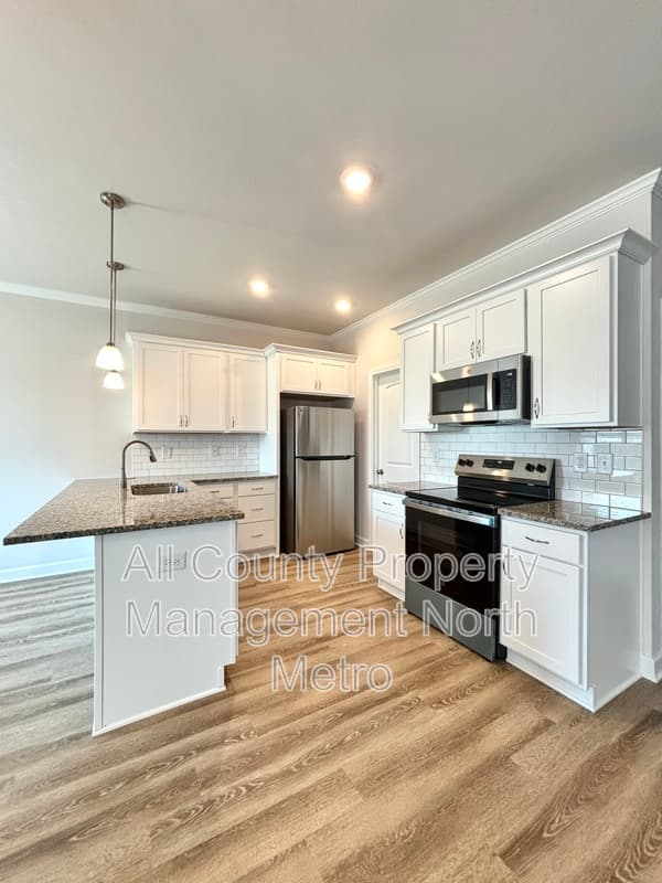 Lula Townhome: 6366 Pine Ridge Point